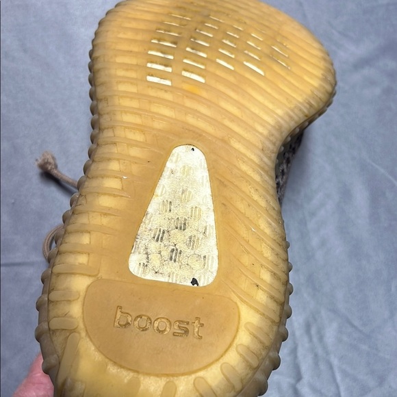 Yeezy Boost 350 v2 unisex UK size 4 brown/ blue us 4 1/2 used - Picture 15 of 16